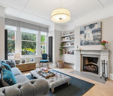 5 bedroom end of terrace house to rent - Photo 3
