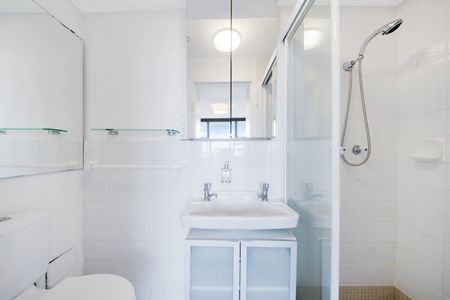 818/22 Doris Street, North Sydney NSW 2060 - Apartment For Rent | Domain - Photo 5