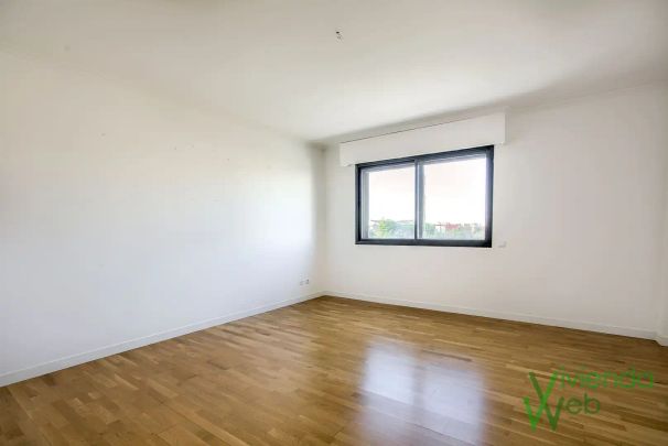 Piso de alquiler en Plaza del Descubridor Diego de Ordás, 1, Ríos Rosas - Nuevos Ministerios - Photo 1