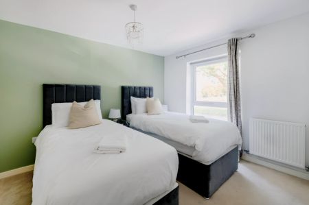 4 bedrooms 2.5 bathrooms - Photo 5