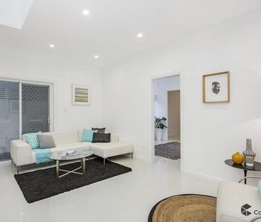 6 Carlisle Street, Ashfield NSW 2131 - House For Rent | Domain - Photo 2