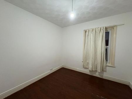 6 bedroom semi-detached house to rent - Photo 5