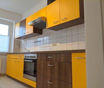 Einbauküche kann übernommen werden * Helle 2-Zimmer-Wohnung im 2.OG... - Photo 1