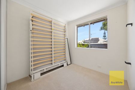 5/52 Samson Street, White Gum Valley WA 6162 - Townhouse For Rent | Domain - Photo 4