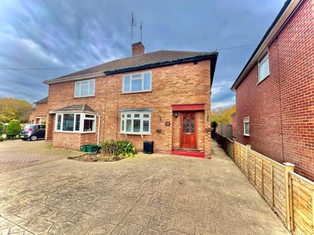 3 bedroom semi-detached house to rent - Photo 4