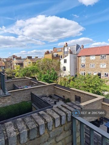 2 bedroom flat to rent - Photo 3