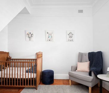 CHIC INNER CITY HOME - Photo 2