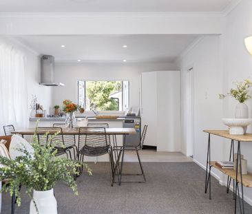 Large Family Home - Photo 2