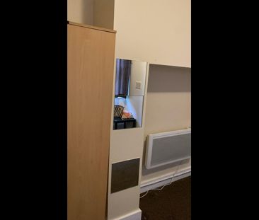 Studio Flat, Beech House Road, CR0 - Photo 4