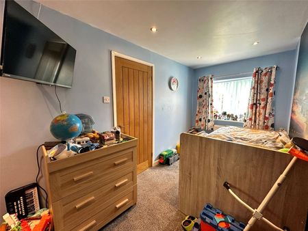 1, Green Avenue, Kippax, Leeds, West Yorkshire, LS25 7DP - Photo 4