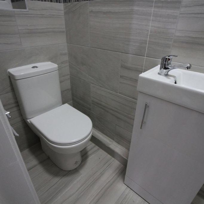 6 bedroom detached house to rent - Photo 1