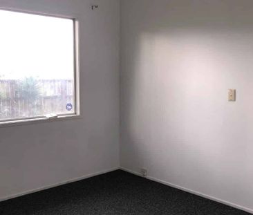 Comfortable Three-Bedroom Family Home - Photo 1