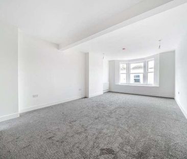 High Street, Sheerness, Kent, ME12 - Photo 2