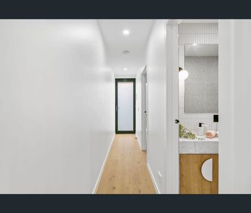 Refined Urban Living - Photo 4