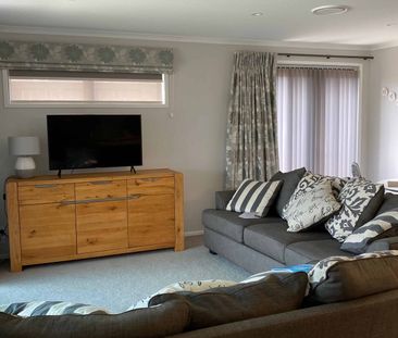 FULLY FURNISHED - 12 MONTH FIXED TERM - Photo 4