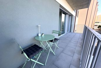 Apartamento T1 para Arrendamento com Varanda e Lugar de Estacionamento em Paranhos