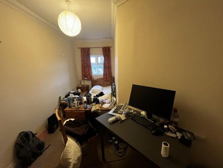 3 bedroom flat to rent - Photo 3