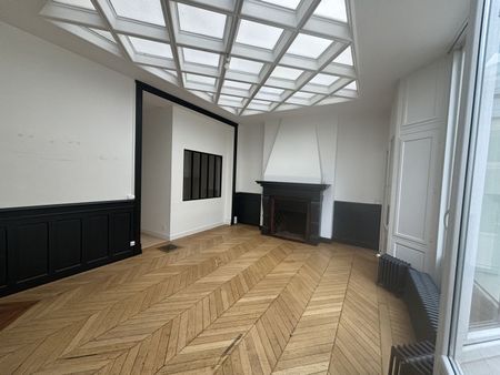 Location Appartement 3 pièces 72m² LILLE 59000 - Photo 2