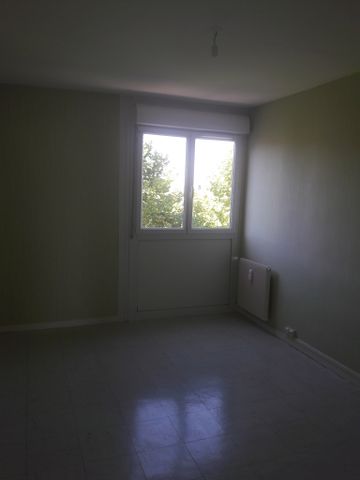 T3 de 66 m² - 5 B place charles peguy Châtillon-sur-Seine - Photo 3