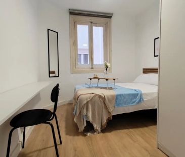 Room in a shared 5-bedroom apartment for rent in Trafalgar, perfect for professionals and students - Foto 6