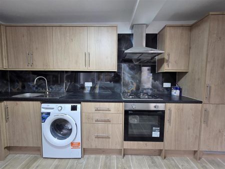 2 bedroom flat to rent - Photo 4