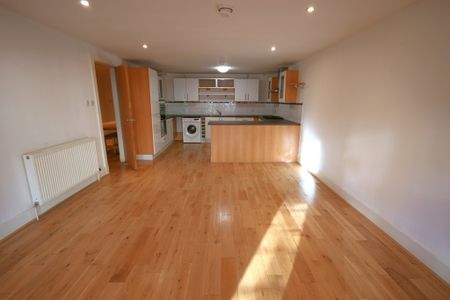 Maxwell Road, Sizeable 2 Bedroom Unfurnished Apartment, Pollokshields – Available Now - Photo 2