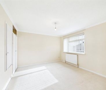 4 bedroom semi-detached house to rent - Photo 4