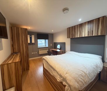 Venn Street, Huddersfield - Photo 2