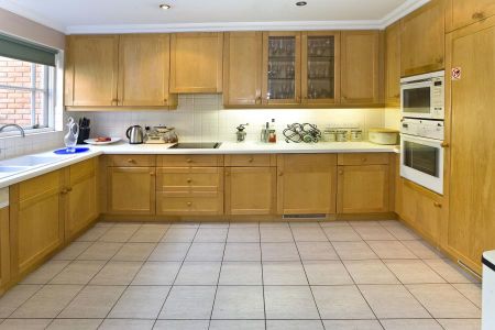 4 bedroom townhouse to rent - Photo 5