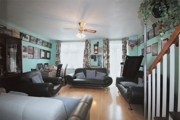 3 bedroom terraced house to rent - Photo 1