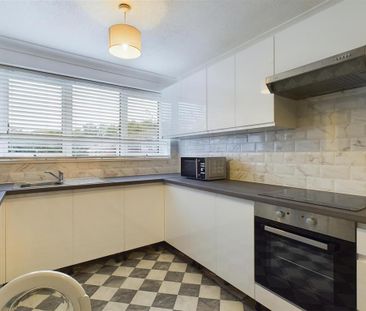 4 bedroom terraced house to rent - Photo 6