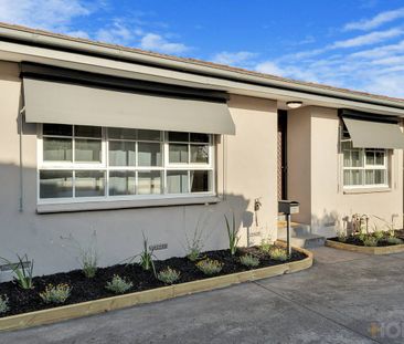 PERFECTLY PRESENTED | GREAT LOCATION | MODERN - Photo 1