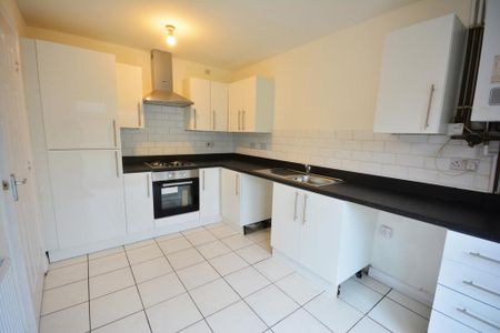 3 bedroom townhouse to rent - Photo 5