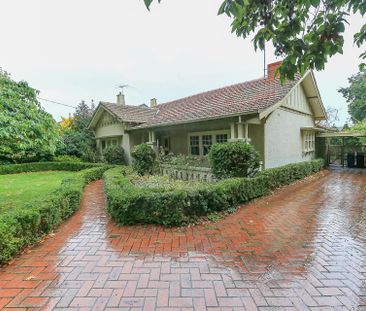 The ultimate in family living with a pool - Photo 5