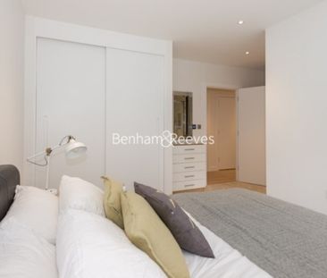 2 Bedroom flat to rent in Heritage Place, Brentford, TW8 - Photo 3