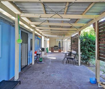 Central family home in perfect location - Photo 6