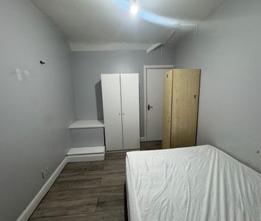 4 bedroom house to rent - Photo 3