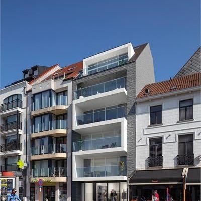 Nieuwbouwappartement met aangename gevelbreedte van 7m20 gelegen te Lippenslaan Knokke. - Photo 1