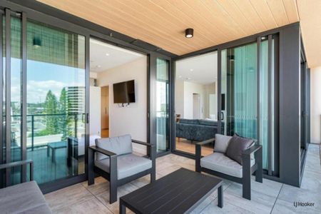 "The Hemingway" - Luxury Ocean View Apartment - Photo 4