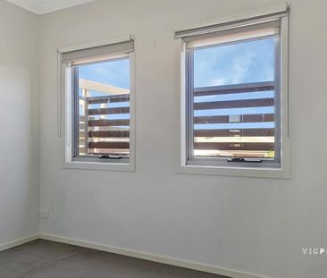 LAKESIDE PRIME LOCATION! - Photo 1