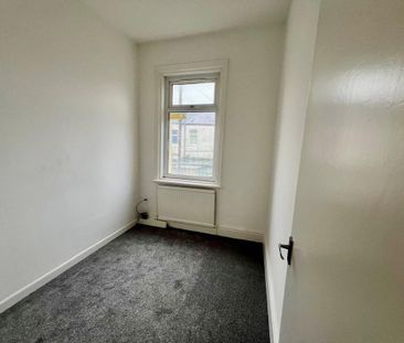 2 bedroom end of terrace house to rent - Photo 6