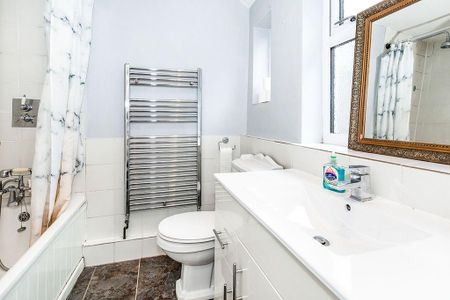 3 bedroom terraced house to rent - Photo 5