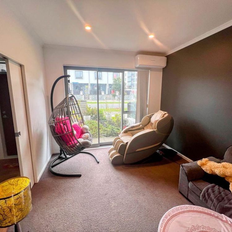 Modern 4-Bedroom Townhouse for Rent – Hobsonville, Auckland - $1,100 Per week - Photo 1