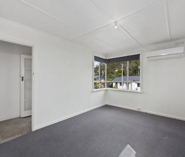 Neat and tidy Chigwell home - Photo 1