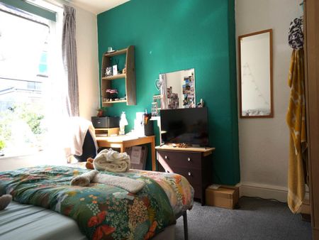 19 Craig-Y-Don Road - Photo 2