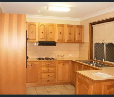 Great family home with a good size yard - Photo 3