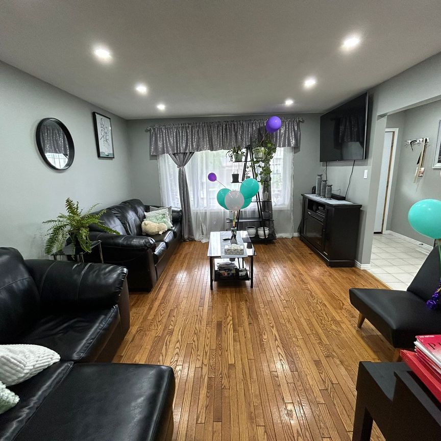 Main level three bedroom home for rent in London Ontario - Photo 1