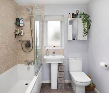 2 bedroom terraced house to rent - Photo 4