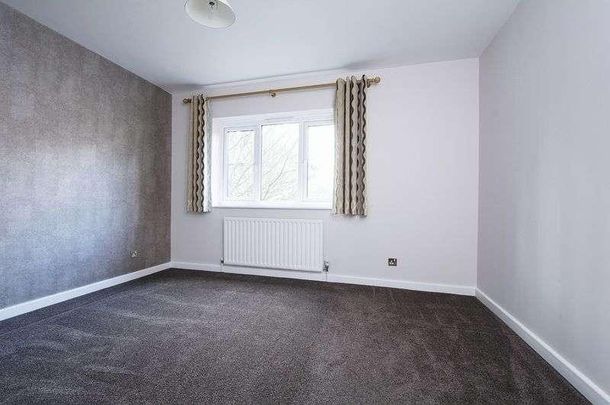 Collingwood Place, Walton-on-thames, KT12 - Photo 1