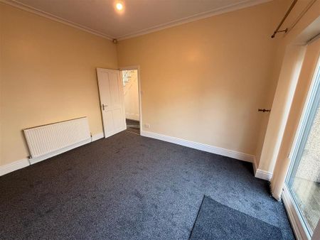 4 bedroom terraced house to rent - Photo 2